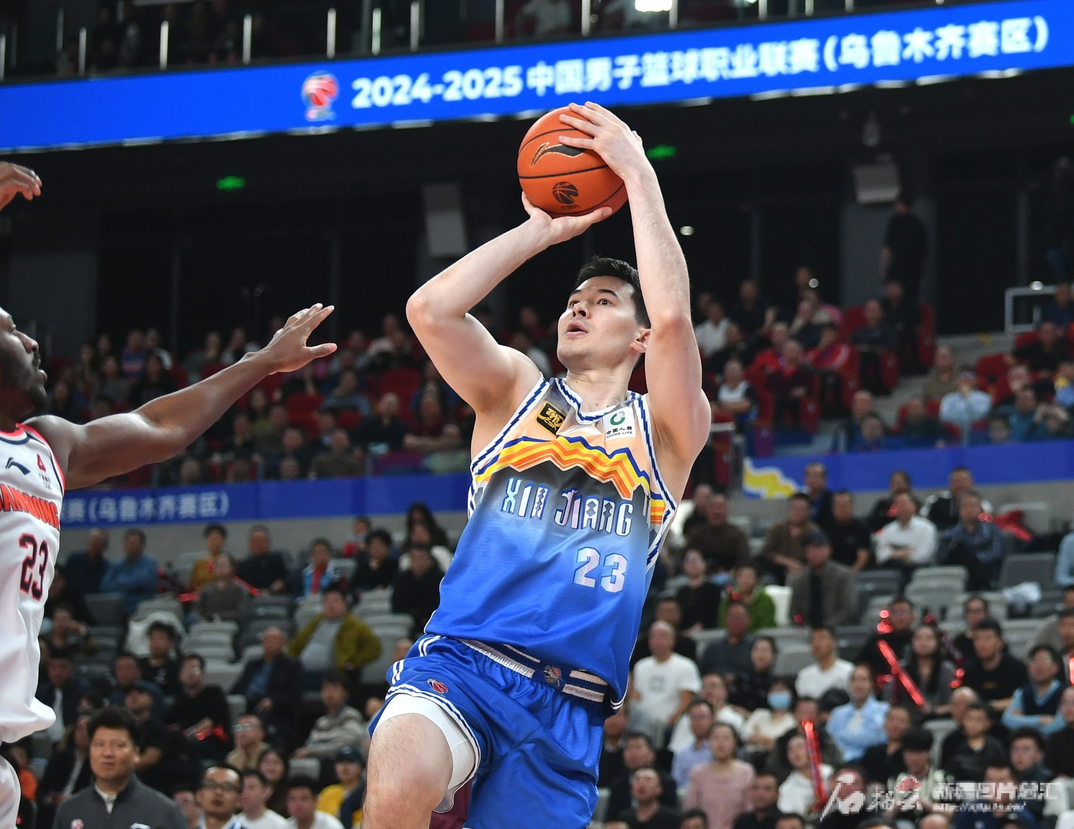 完美竞技- 2025年3月16日世界拳王争霸赛视频 