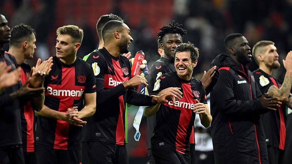 完美世界-里程碑夜！勒沃库森绝杀压哨，法甲今晚刷纪录，管理层满意，轮换策略成焦点(战地2042反入侵哨戒炮)