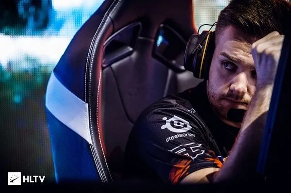 完美世界-包含西亚卡姆在G2比赛中绝杀，高光表现引发热议！的词条